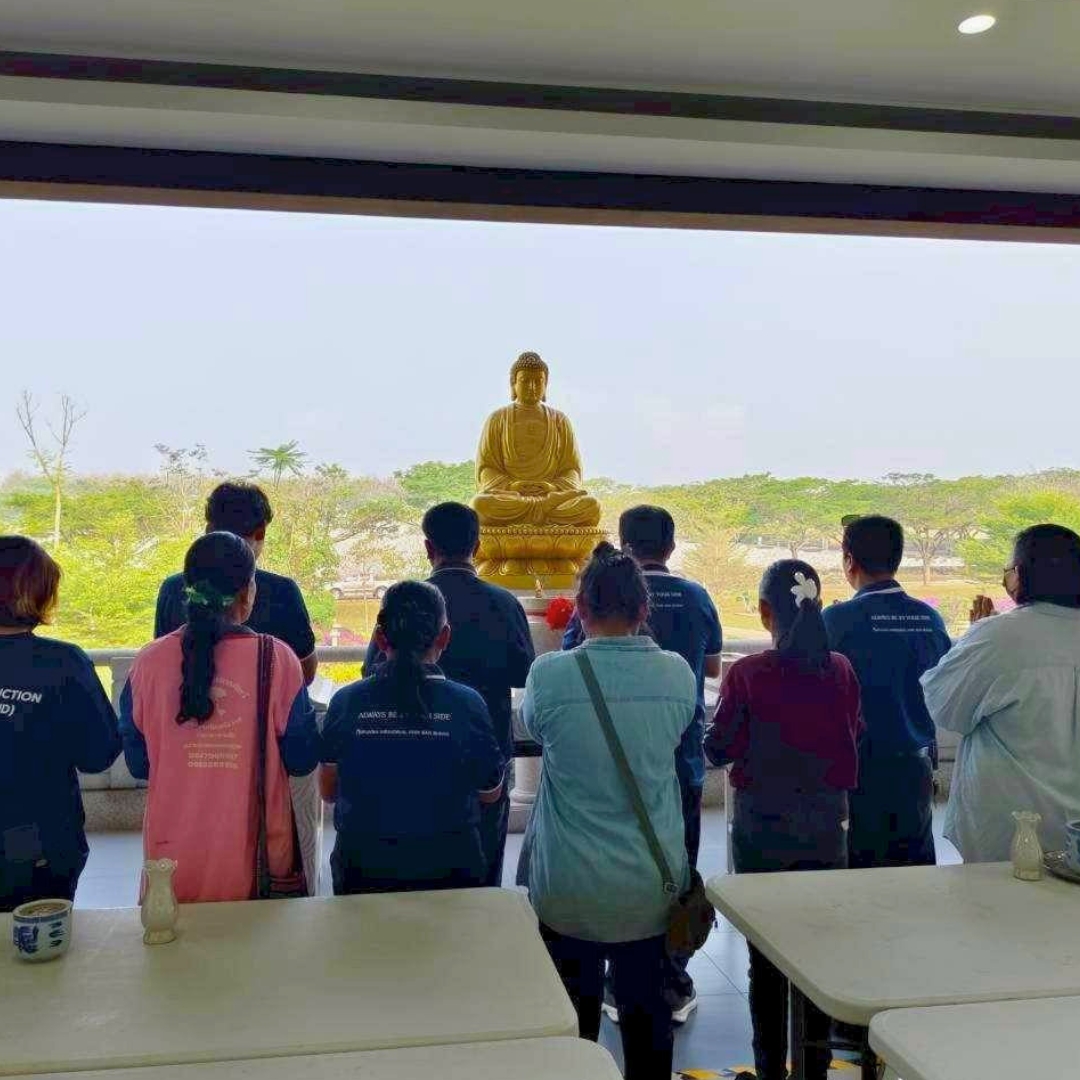 กรวดน้ำอุทิศส่วนกุศล-ระลึกถึงบรรพบุรุษ